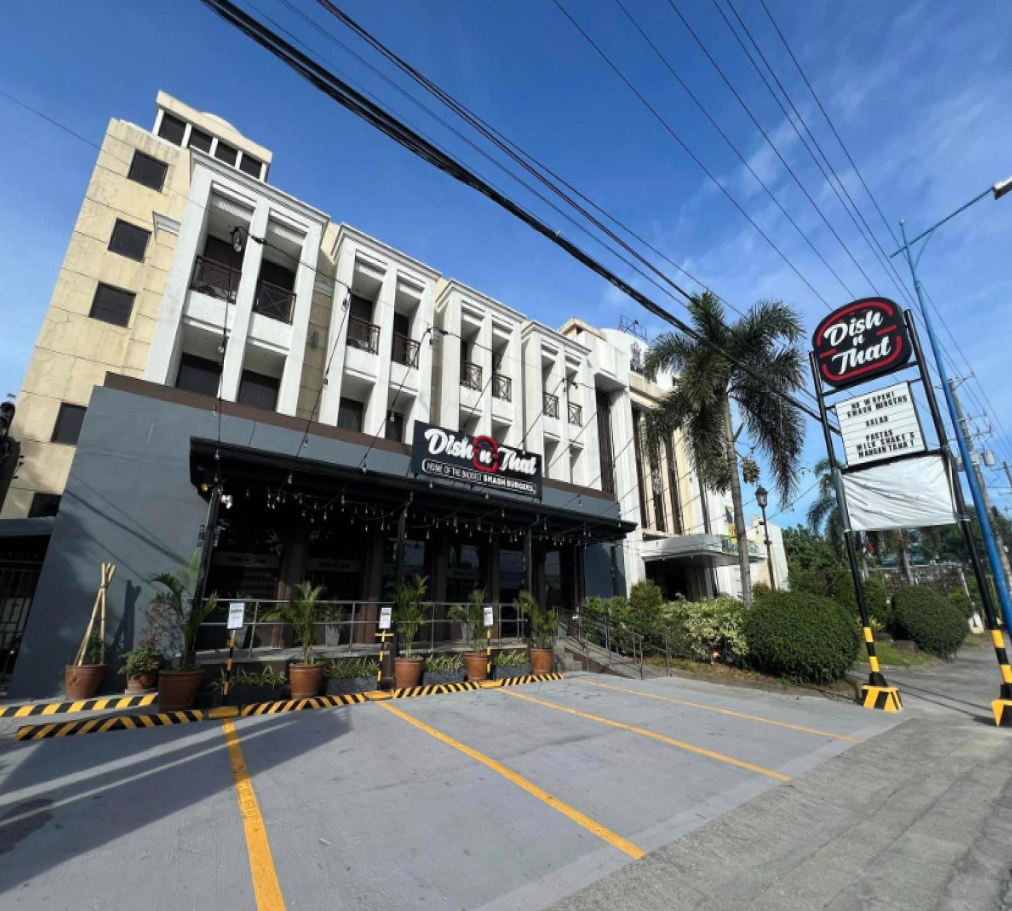 Bliss Hotel San Fernando Pampanga City Exterior foto