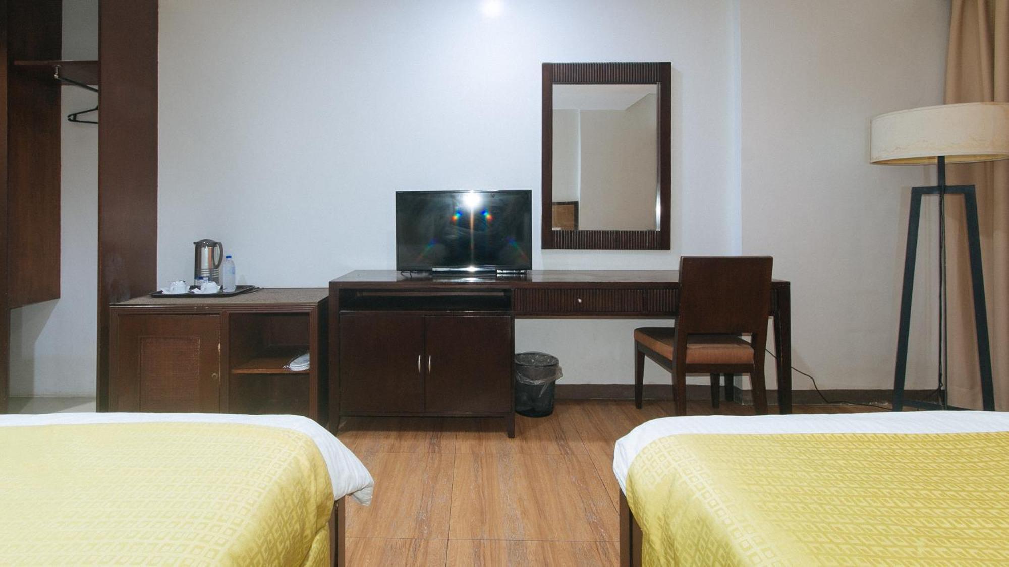 Bliss Hotel San Fernando Pampanga City Exterior foto
