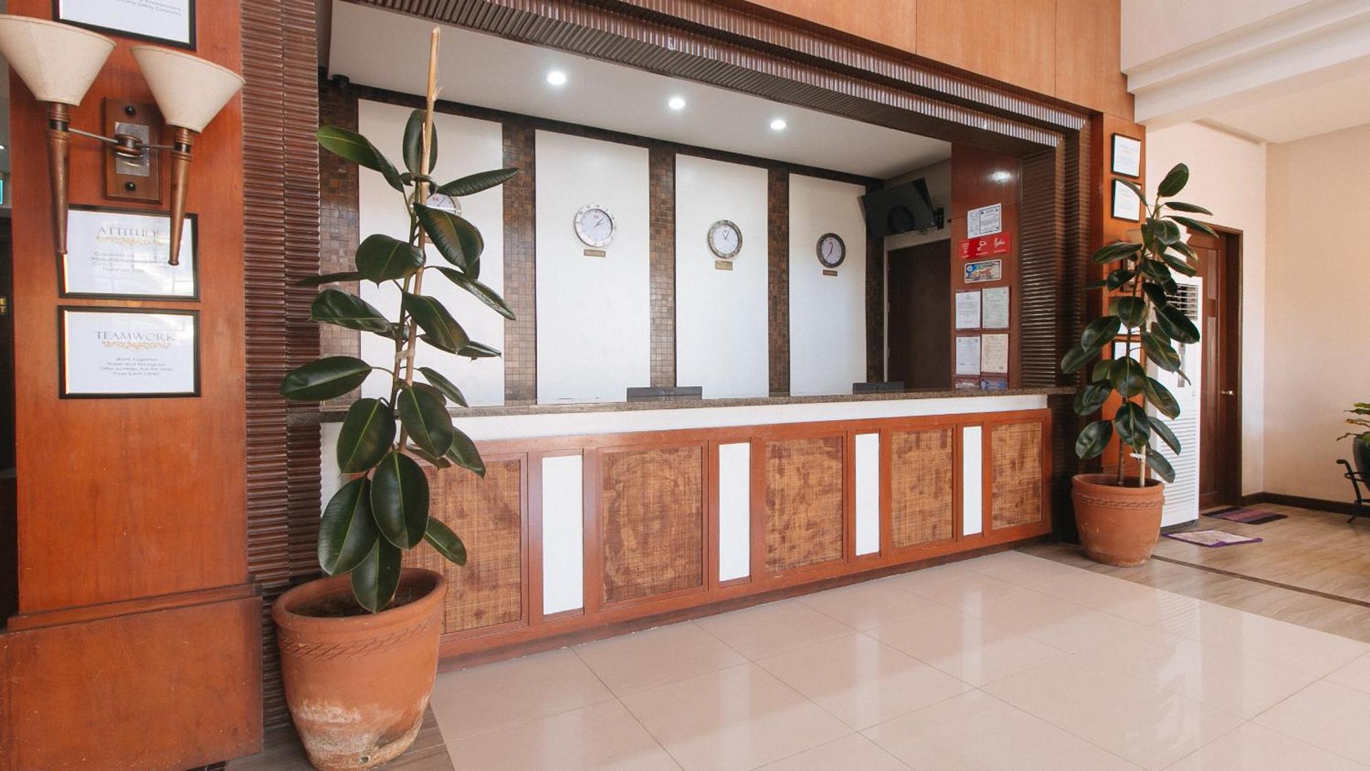 Bliss Hotel San Fernando Pampanga City Exterior foto